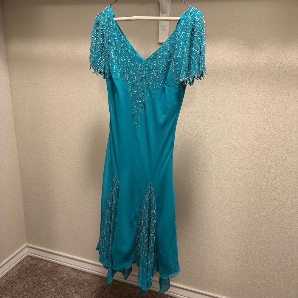 Elegant Turquoise Evening Dress with Beading